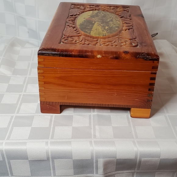 Cedar Lined Box - Picture 4 of 9